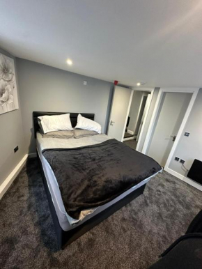 Royal Apartment F3